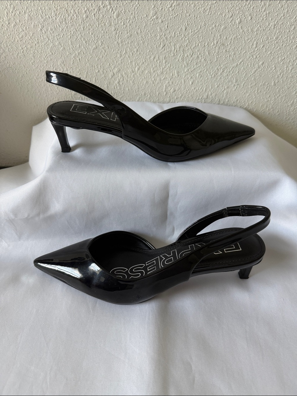 Express Black Patent Pointed Toe Slingback Kitten Heels - Picture 2 of 8